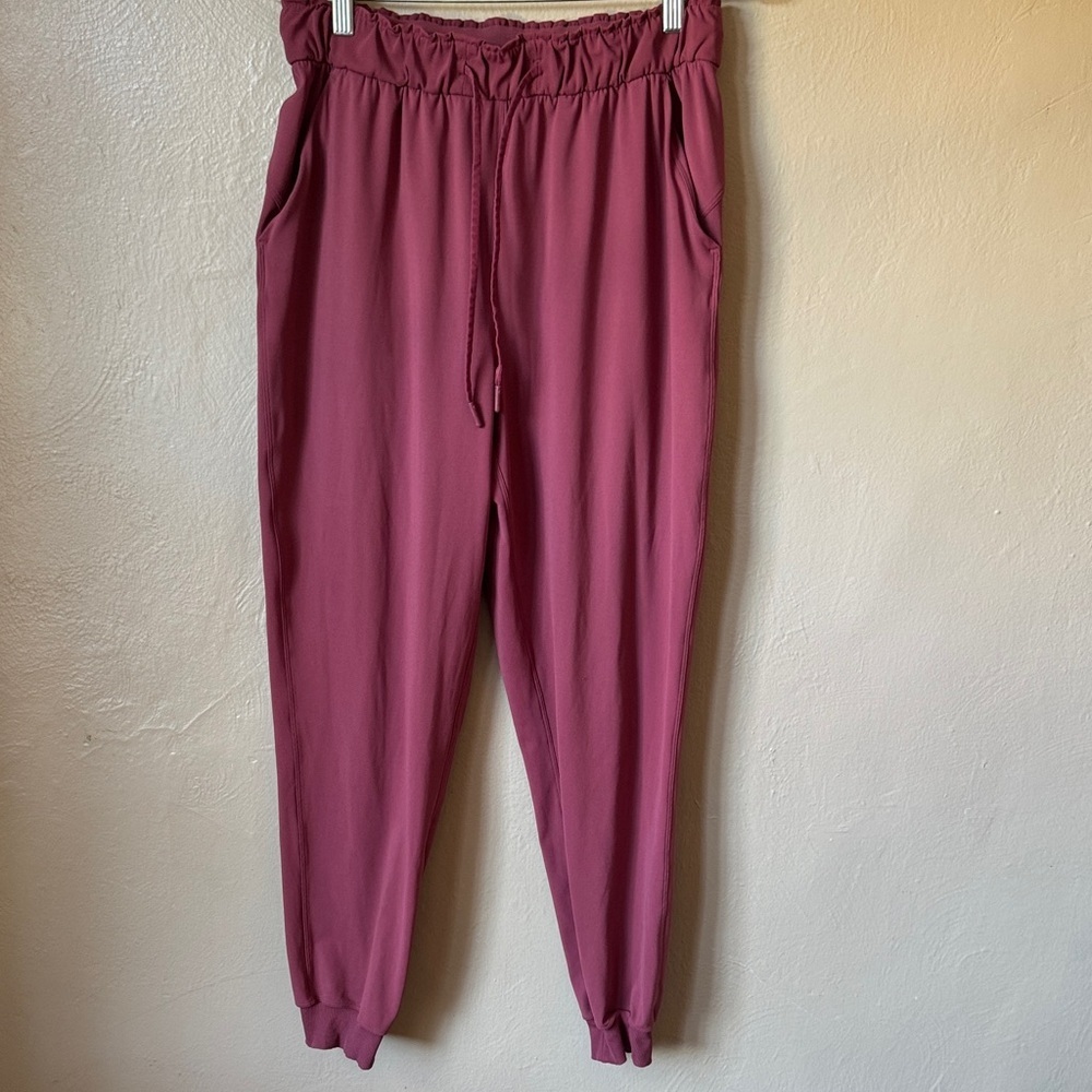 Lululemon Keep Moving Jogger Size 8